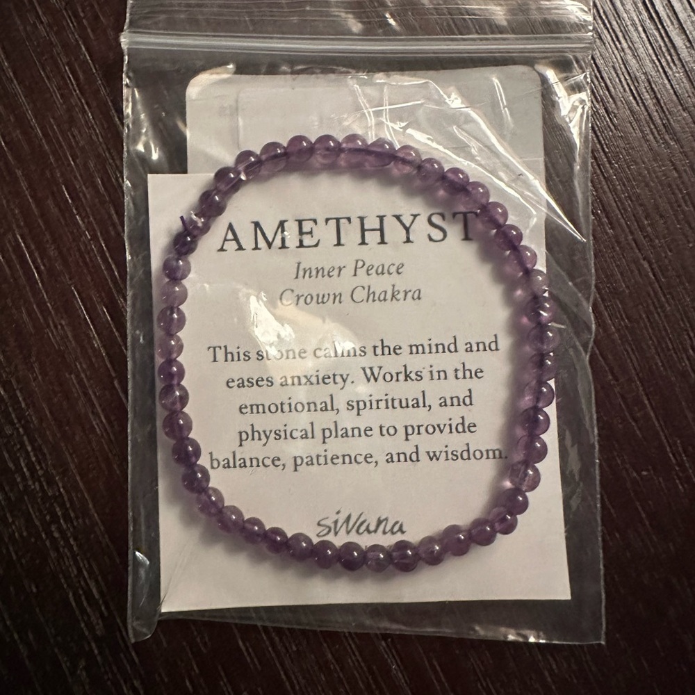 EUC GLASS BEAD BRACELET